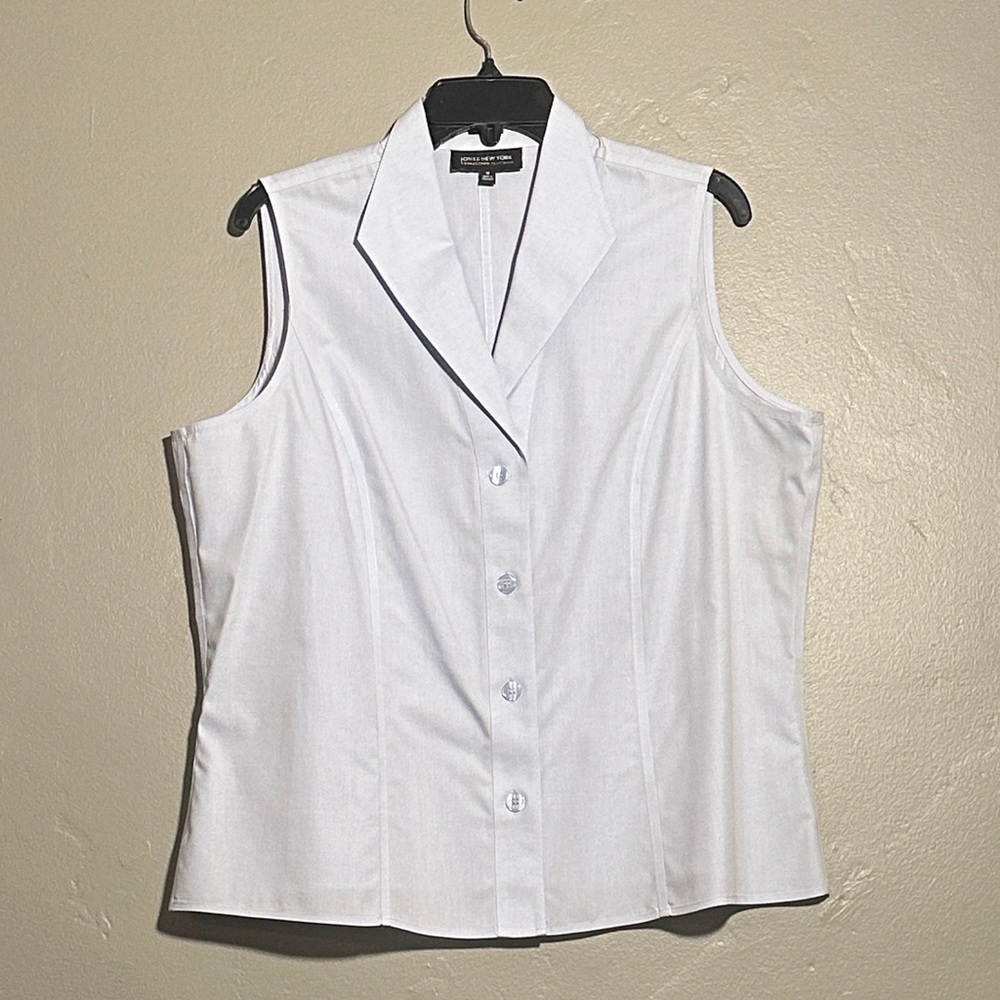 Jones New York Light Blue Sleeveless Button-Down Shirt NWT